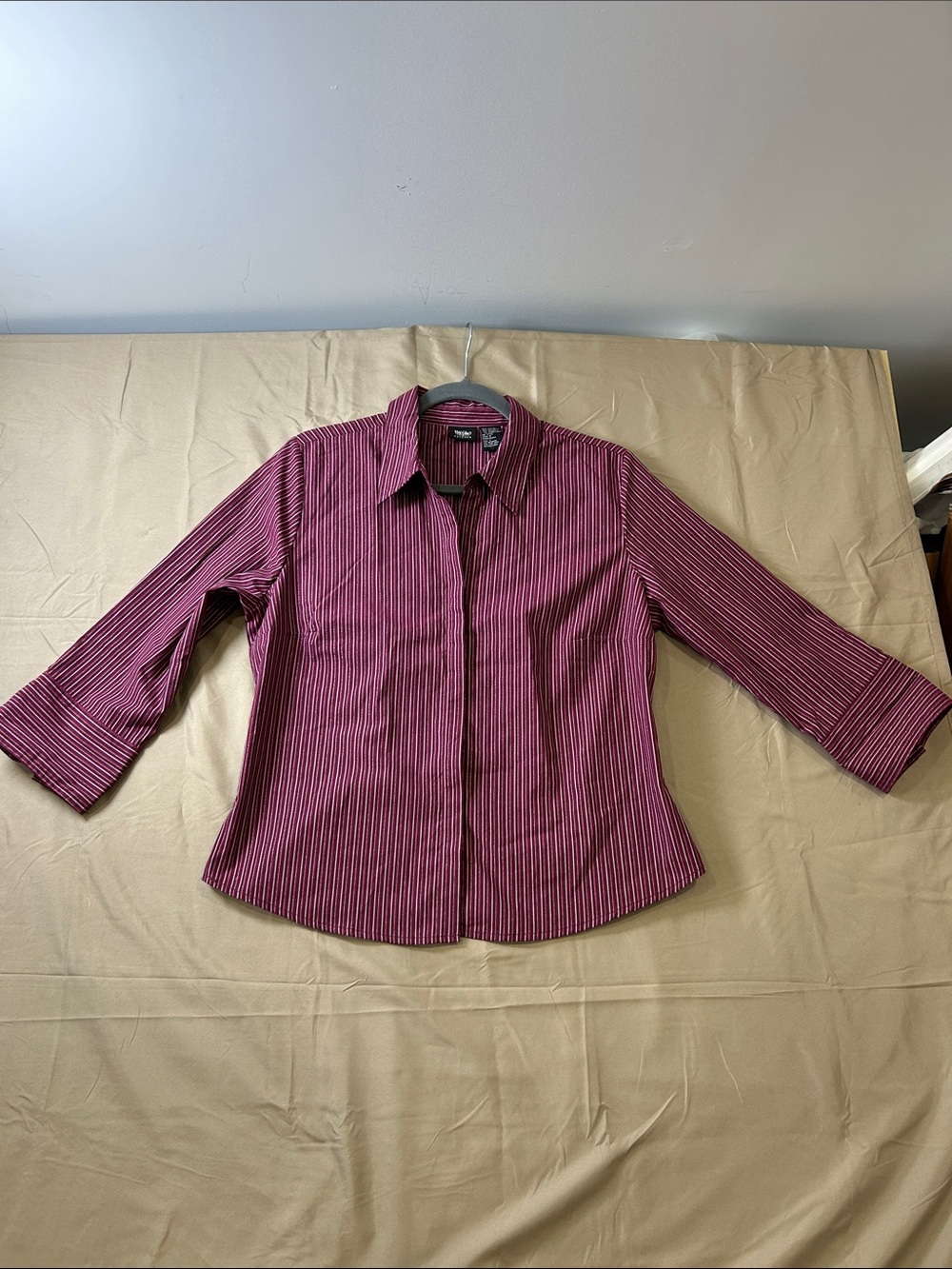 Massimo stretch Magenta Pinstripe Stretch Button-Down Shirt size large